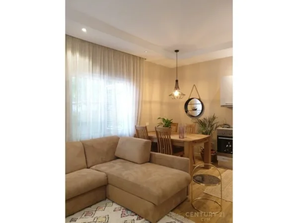 Tirane, jepet me qera Vile 1+1 Kati 0, 180 m² 650 € (Ambasada Amerikane)