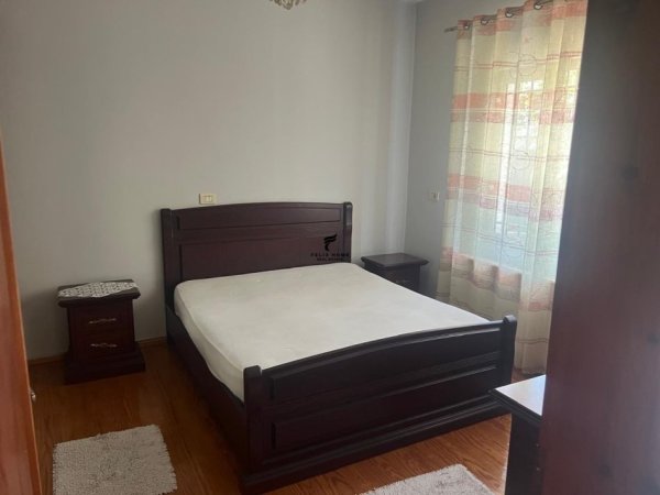 Tirane, jepet me qera apartament 1+1 Kati 1, 75 m² 350 € (LAPRAKE)