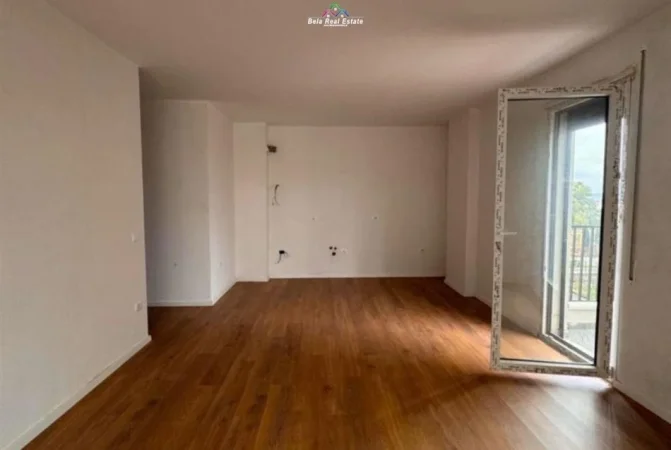 Tirane, jepet me qera zyre Kati 2, 100 m² 600 € (Don bosko)
