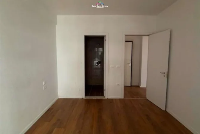 Tirane, jepet me qera zyre Kati 2, 100 m² 600 € (Don bosko)