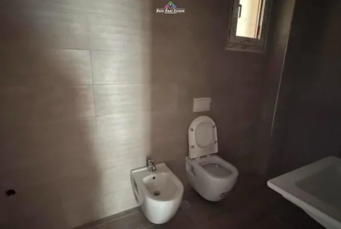 Tirane, jepet me qera zyre Kati 2, 100 m² 600 € (Don bosko)