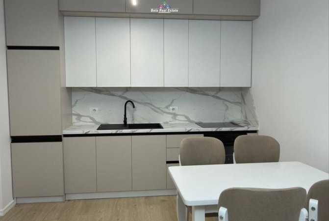 Tirane, jepet me qera apartament 2+1 Kati 3, 100 m² 1.000 € (Rruga Anton Lufi)