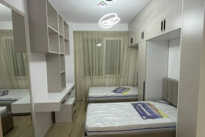 Tirane, jepet me qera apartament 2+1 Kati 3, 100 m² 1.000 € (Rruga Anton Lufi)