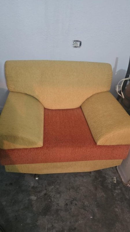 Tirane, shes SHITEN 2 DIVANE DHE 1 KOLLTUKE 180 €