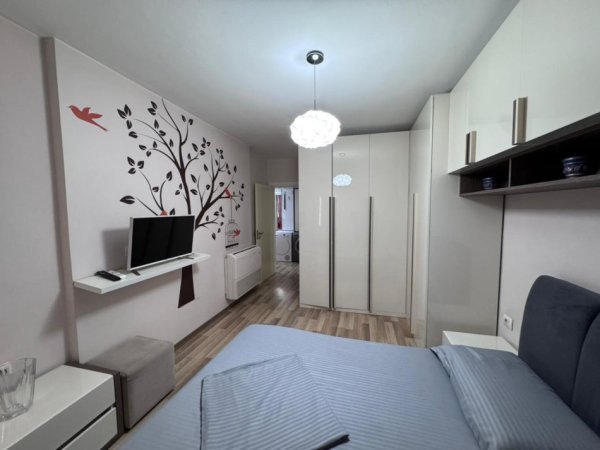Tirane, jepet me qera apartament 2+1 Kati 2, 100 m² (Qender)