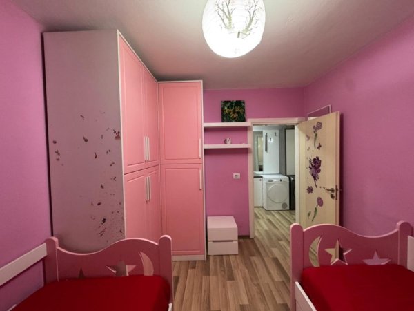 Tirane, jepet me qera apartament 2+1 Kati 2, 100 m² (Qender)