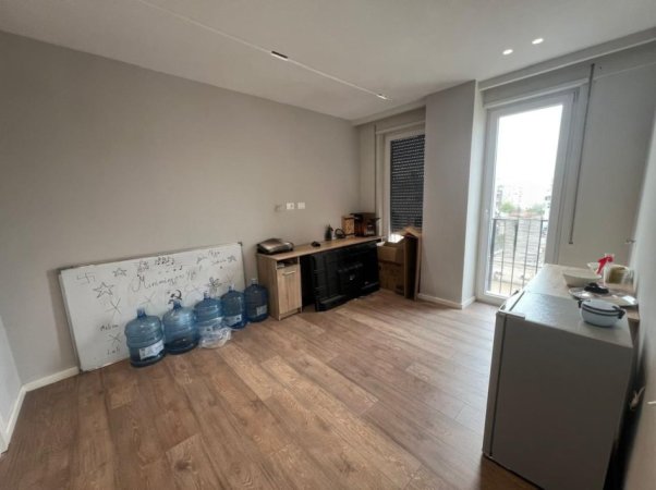 Tirane, shitet apartament 3+1 Kati 3, 115 m² 285.000 € (21 DHJETORI)