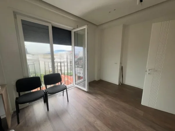 Tirane, shitet apartament 3+1 Kati 3, 115 m² 285.000 € (21 DHJETORI)