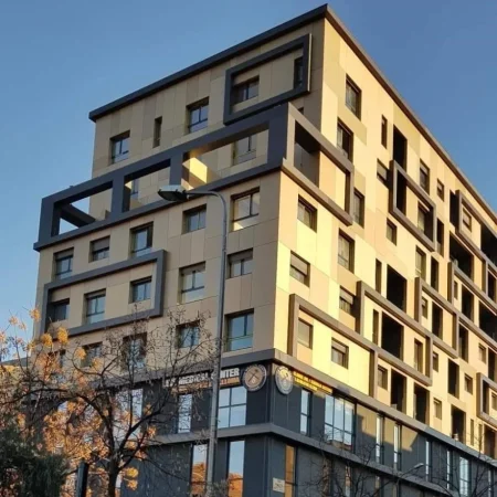 Tirane, jepet me qera apartament 2+1 , 89 m² 900 € (Stadiumi Dinamo)