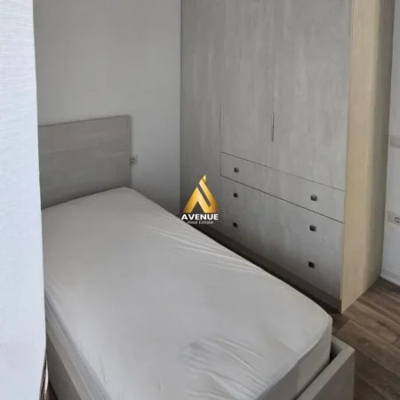 Tirane, jepet me qera apartament 2+1+Ballkon Kati 3, 89 m² 650 € (hamdi garunja) Liqeni i Thate Tirane