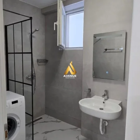 Tirane, jepet me qera apartament 2+1+Ballkon Kati 3, 89 m² 650 € (hamdi garunja) Liqeni i Thate Tirane