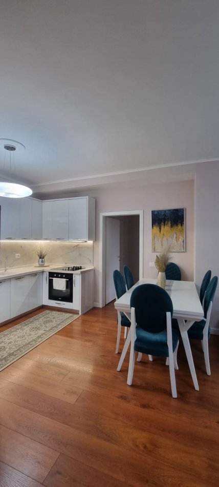 Tirane, jepet me qera apartament 2+1+Ballkon Kati 3, 90 m² 600 € (Kopeshti Botanik , te xhamia)