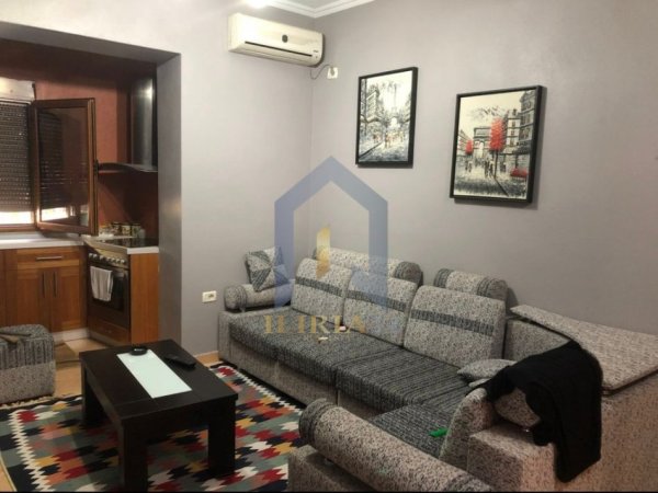 Tirane, jap me qera apartament 1+1+Ballkon Kati 1, 60 m² 500 € (Garda)