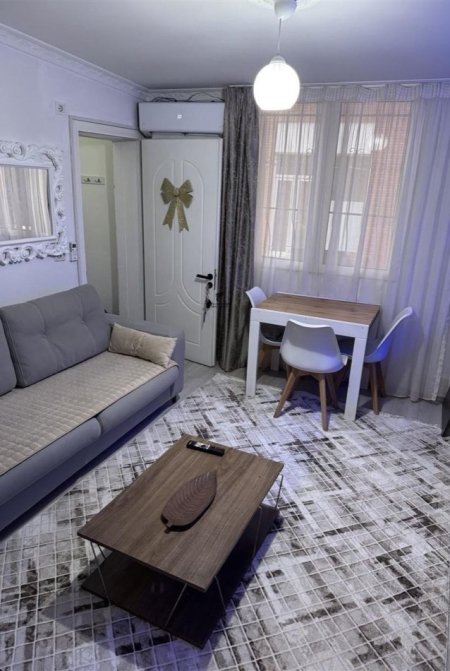 Tirane, jepet me qera apartament 1+1 Kati 1, 60 m² 520 € (RRUGA E DIBRES)