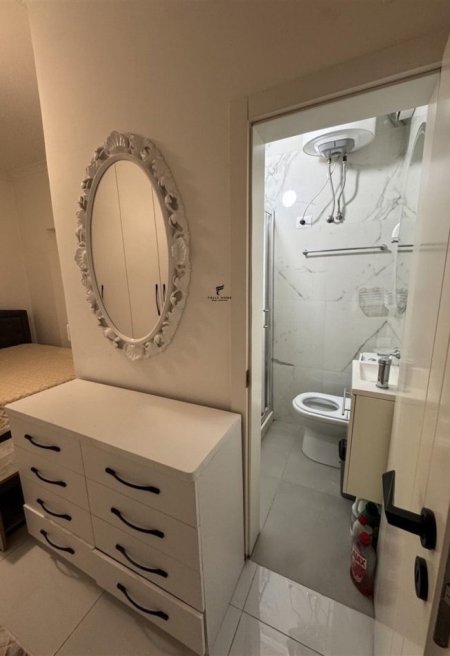 Tirane, jepet me qera apartament 1+1 Kati 1, 60 m² 520 € (RRUGA E DIBRES)