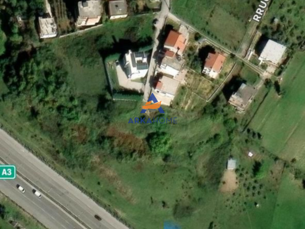 Tirane, shitet toke , 8.000 m² 9.000.000 € 