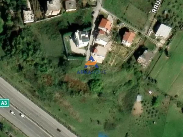 Tirane, shitet toke , 8.000 m² 9.000.000 € 