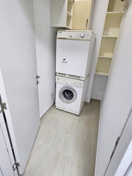 Tirane, jepet me qera zyre Kati 3, 80 m² 1.500 € (SHESHI SKENDERBEJ)