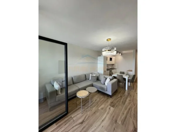 Durres, jepet me qera apartament 2+1+Ballkon Kati 5, 137 m² 1.200 € (Currila-Durres)