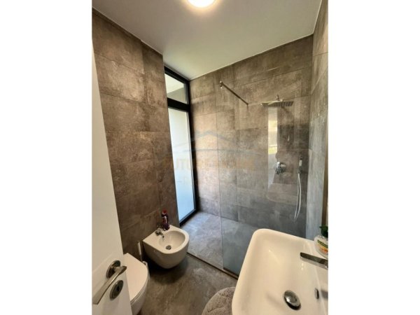 Durres, jepet me qera apartament 2+1+Ballkon Kati 5, 137 m² 1.200 € (Currila-Durres)