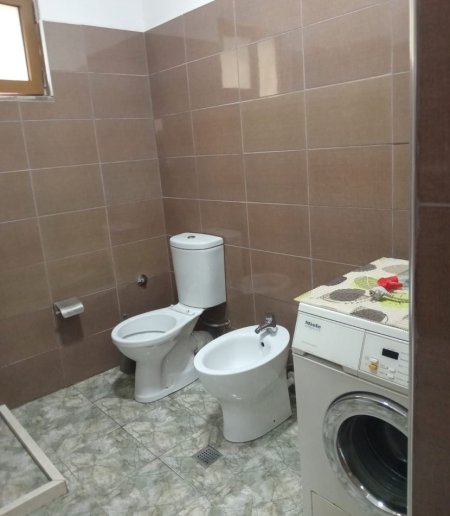 Tirane, jepet me qera apartament 2+1 Kati 1, 100 m² 450 € (Astir)