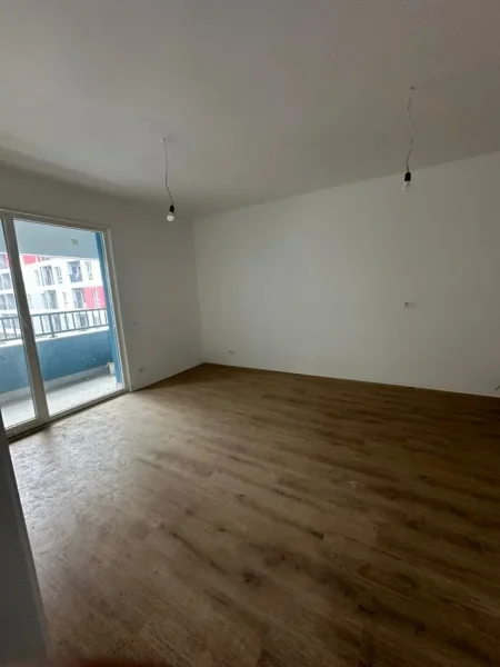 Tirane, jepet me qera apartament 1+1+Ballkon Kati 3, 350 € (Univers City)