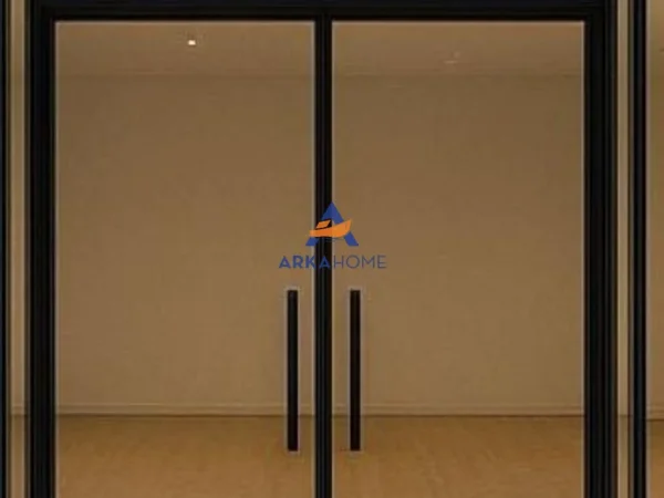 Tirane, jepet me qera Kati 0, 140 m² 700 € 