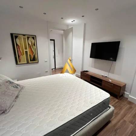 Tirane, shitet apartament 2+1+Ballkon Kati 6, 99 m² 175.000 € (TRE DESHMORET)