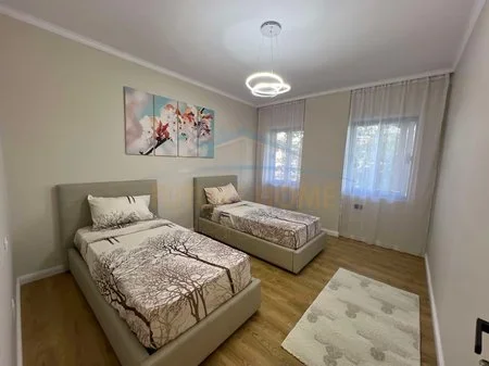Tirane, shitet apartament 2+1+Ballkon Kati 1, 92 m² 173.000 € (rruga teodor keko)