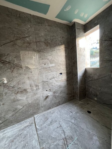 Tirane, jepet me qera Vile 3+1+Ballkon Kati 0, 300 m² 2.000 € (Liqeni artificial)