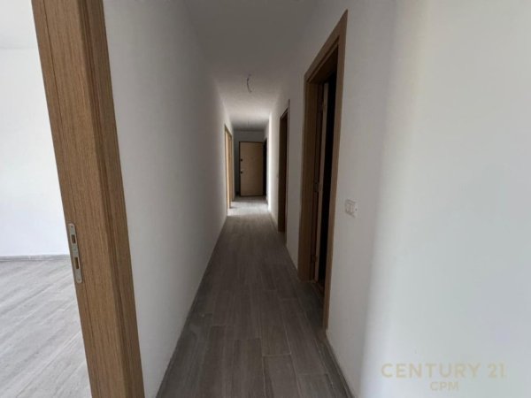 Tirane, shitet apartament 3+1 Kati 2, 112 m² 134.000 € (5 maj)