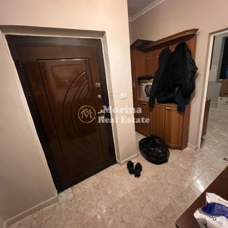 Tirane, jepet me qera apartament 2+1+Ballkon Kati 3, 70 m² 500 € (Farmacia 10)