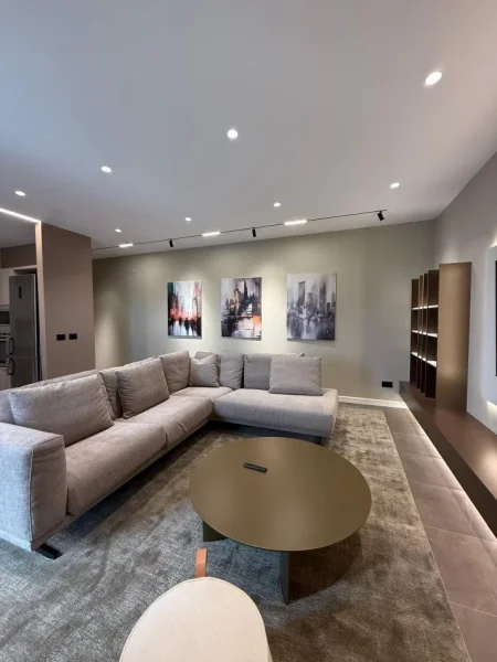 🏠APARTAMENT 2+1+2+POST PARKIMI ME QIRA 📍AMBASADOR 3, ARREDUAR ME ARKITEKT✨, 2.200€/MUAJ