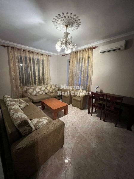 Tirane, jepet me qera apartament 2+1+Ballkon Kati 3, 70 m² 500 € (Farmacia 10)