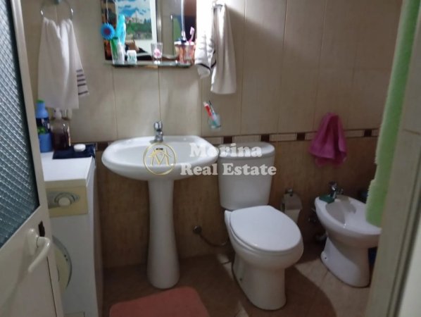 Tirane, jepet me qera apartament 1+1 Kati 2, 63 m² 400 € (Rruga 3 Vellezerit Kondi)