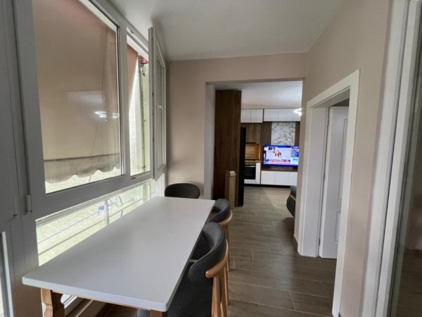 Tirane, jepet me qera apartament 1+1 Kati 8, 61 m² 500 € 