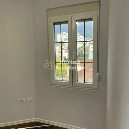 Tirane, shitet apartament 1+1+Ballkon Kati 5, 60 m² 87.000 € (Rruga Shefqet Kuka)