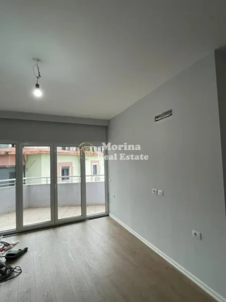 Tirane, shitet apartament 1+1+Ballkon Kati 5, 60 m² 87.000 € (Rruga Shefqet Kuka)