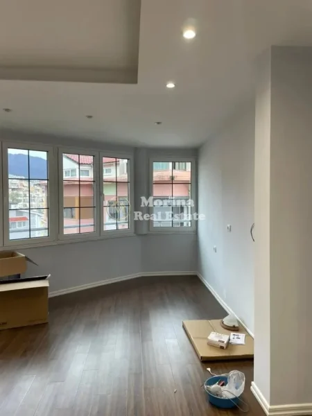 Tirane, shitet apartament 1+1+Ballkon Kati 5, 60 m² 87.000 € (Rruga Shefqet Kuka)
