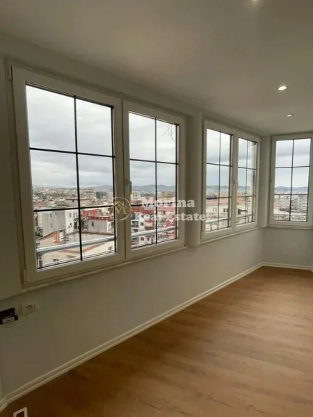 Tirane, shitet apartament 2+1+Ballkon Kati 5, 99 m² 140.000 € (Rruga Shefqet Kuka)