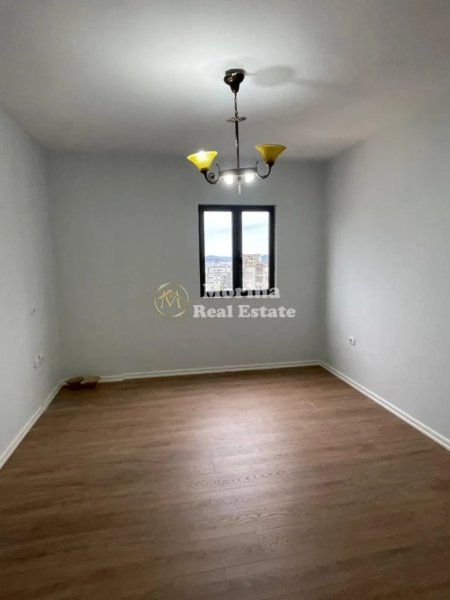 Tirane, shitet apartament 2+1+Ballkon Kati 5, 99 m² 140.000 € (Rruga Shefqet Kuka)