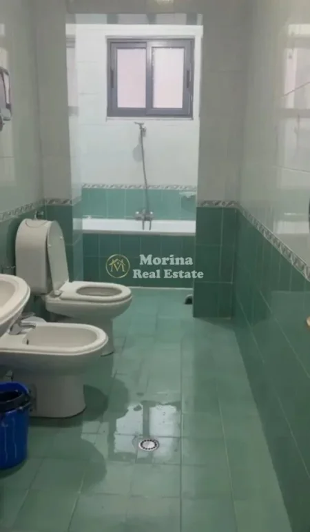 Tirane, jepet me qera apartament 1+1 Kati 4, 65 m² 400 € (Rruga e Dibres)