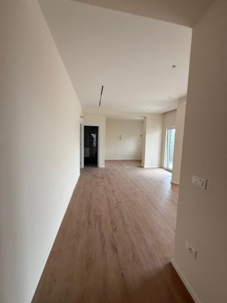 Tirane, shitet apartament 1+1+Aneks+Ballkon , 76 m² 124.700 € 