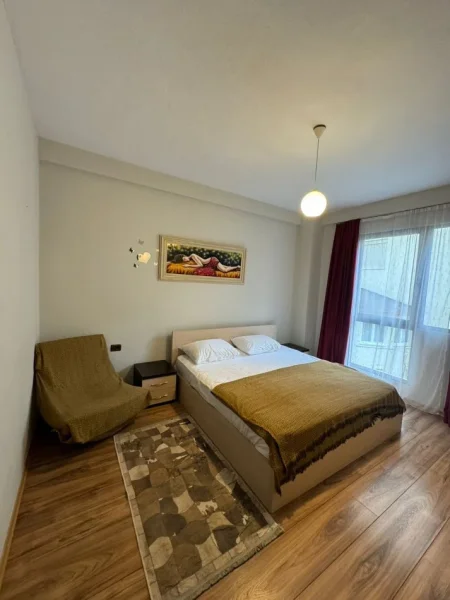 Tirane, jepet me qera apartament 2+1+Ballkon Kati 2, 90 m² 800 € (Myslym shyri)