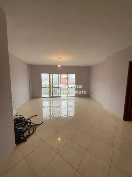 Tirane, shitet apartament 3+1+Ballkon Kati 6, 132 m² 172.000 € (Fresk)