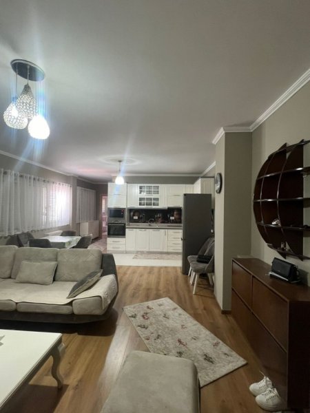 Tirane, jepet me qera apartament 2+1 Kati 8, 104 m² 650 € (don bosko)