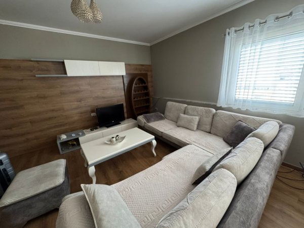 Tirane, jepet me qera apartament 2+1 Kati 8, 104 m² 650 € (don bosko)
