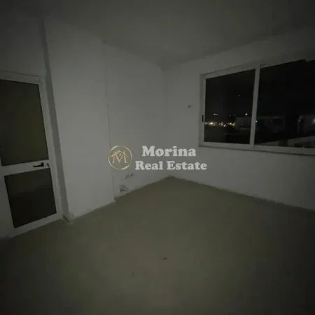 Tirane, shitet apartament 2+1 Kati 3, 270 m² 162.000 € (Astir)