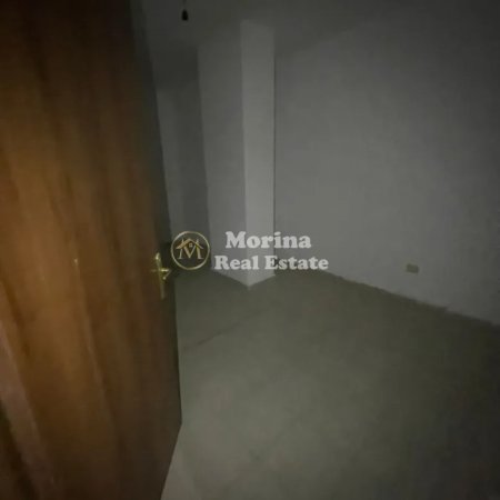 Tirane, shitet apartament 2+1 Kati 3, 270 m² 162.000 € (Astir)