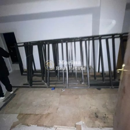 Tirane, shitet apartament 2+1 Kati 3, 270 m² 162.000 € (Astir)